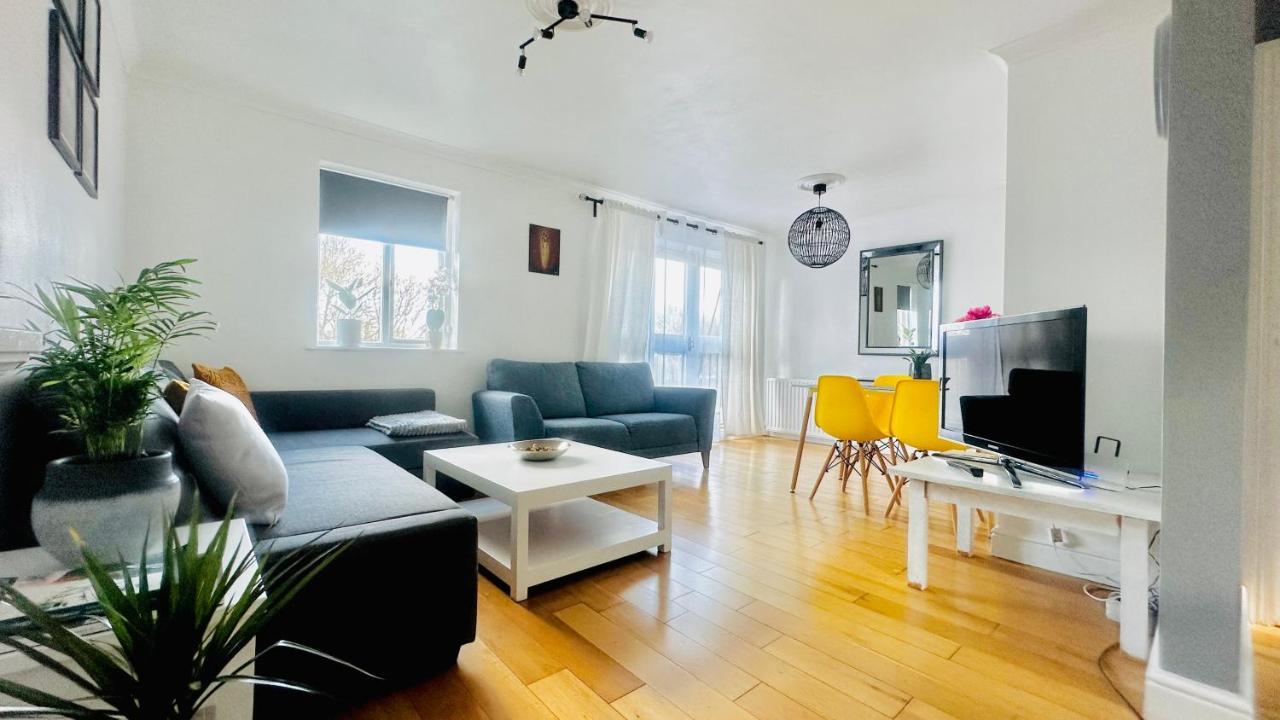 Amazing Location - City Of London- 2 Bedroom Stunning Canal View House With Private Garden,Parking & Balcony Εξωτερικό φωτογραφία