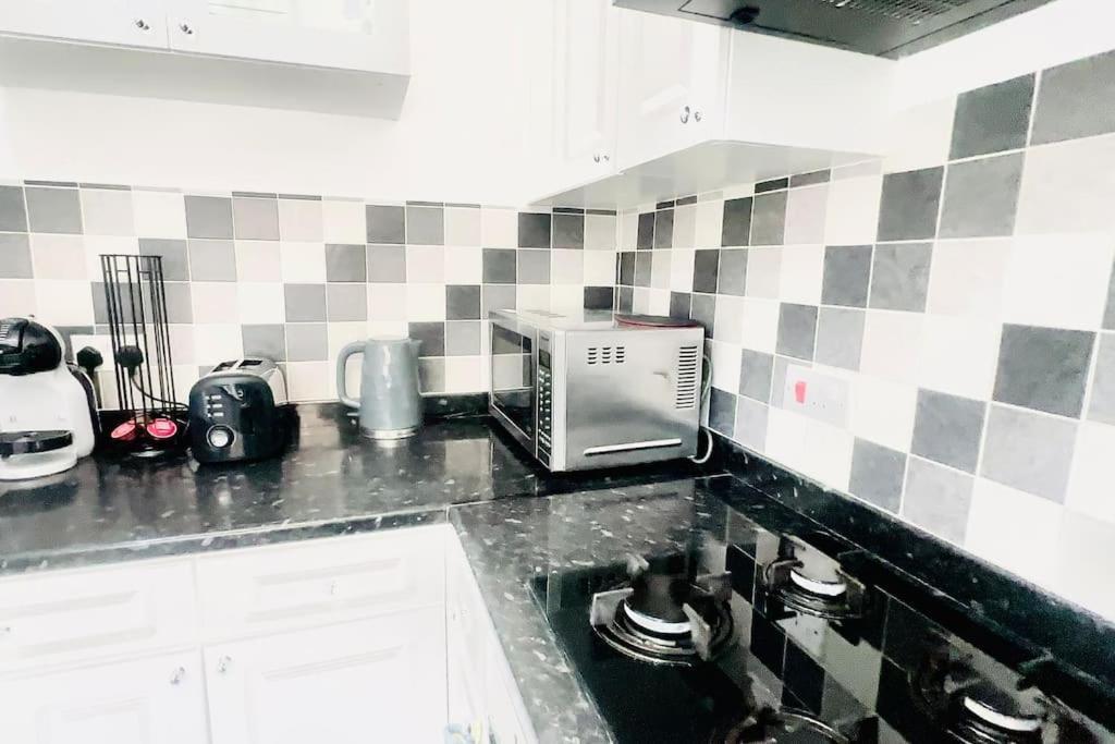 Amazing Location - City Of London- 2 Bedroom Stunning Canal View House With Private Garden,Parking & Balcony Εξωτερικό φωτογραφία
