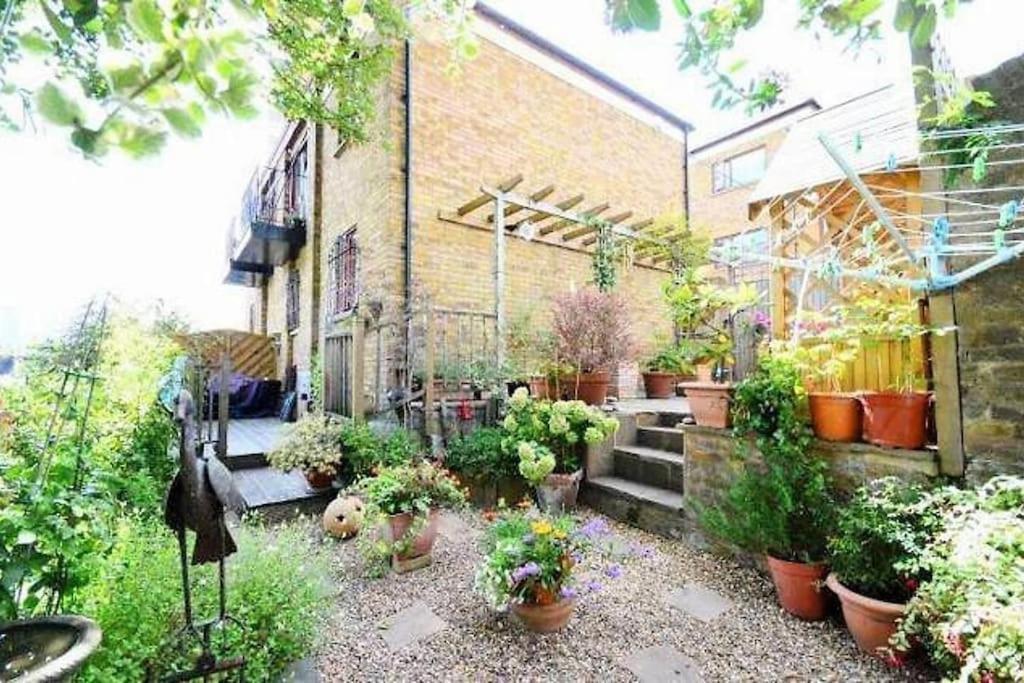 Amazing Location - City Of London- 2 Bedroom Stunning Canal View House With Private Garden,Parking & Balcony Εξωτερικό φωτογραφία