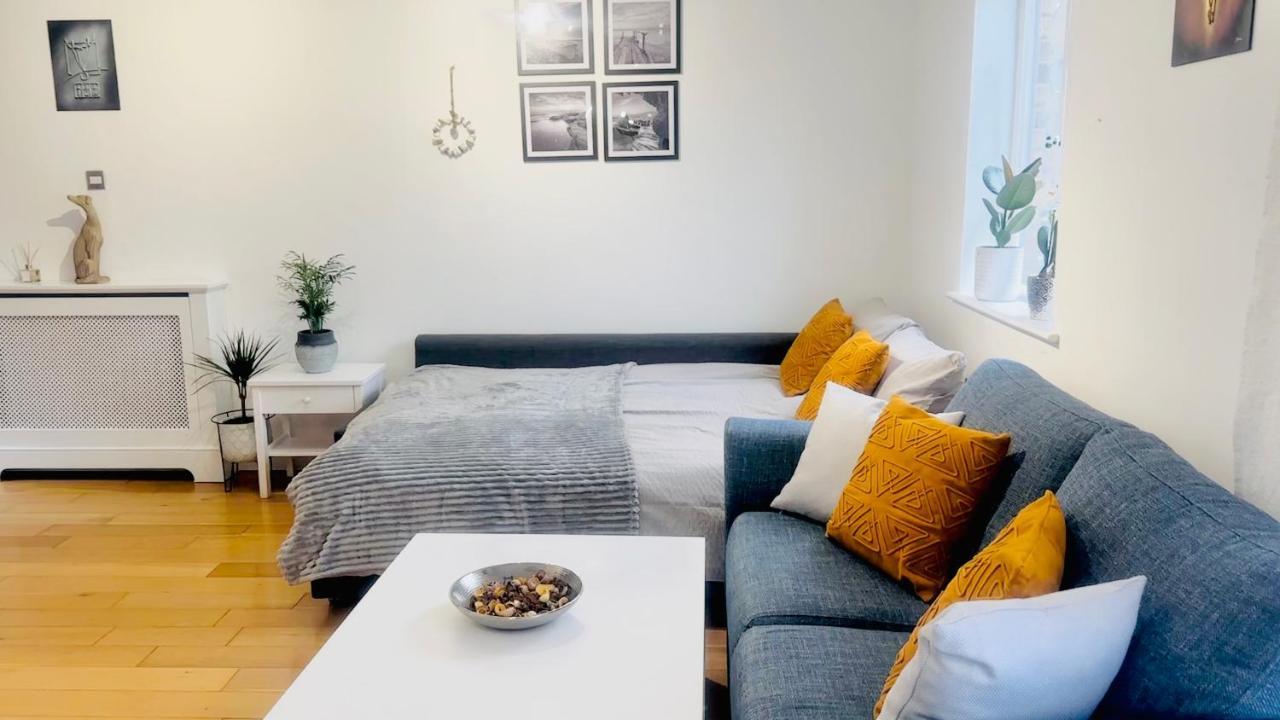 Amazing Location - City Of London- 2 Bedroom Stunning Canal View House With Private Garden,Parking & Balcony Εξωτερικό φωτογραφία