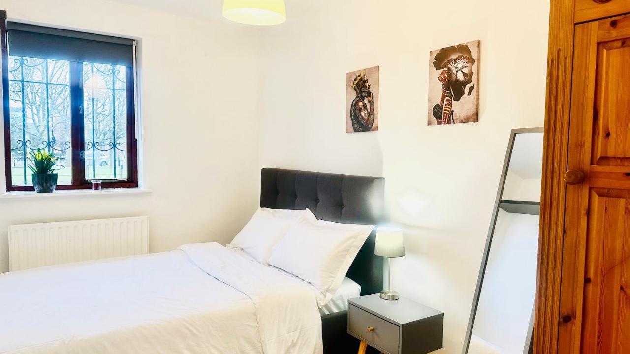 Amazing Location - City Of London- 2 Bedroom Stunning Canal View House With Private Garden,Parking & Balcony Εξωτερικό φωτογραφία