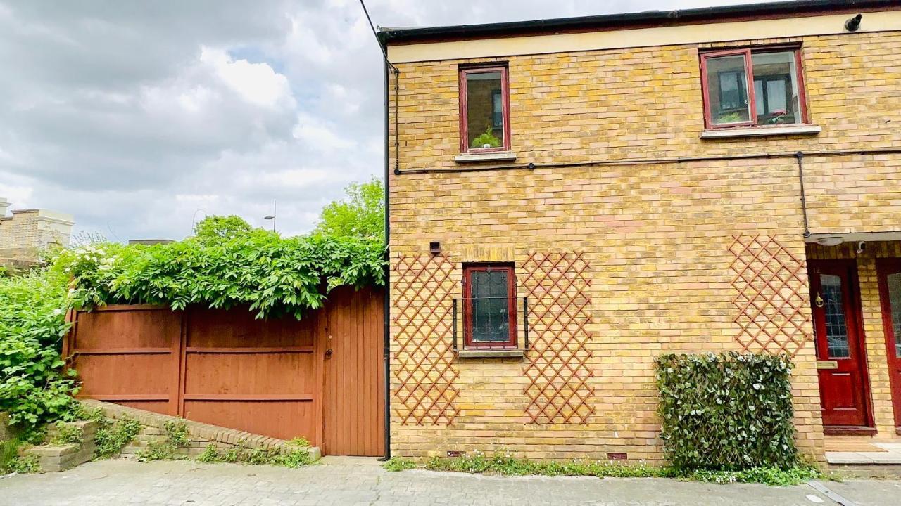 Amazing Location - City Of London- 2 Bedroom Stunning Canal View House With Private Garden,Parking & Balcony Εξωτερικό φωτογραφία