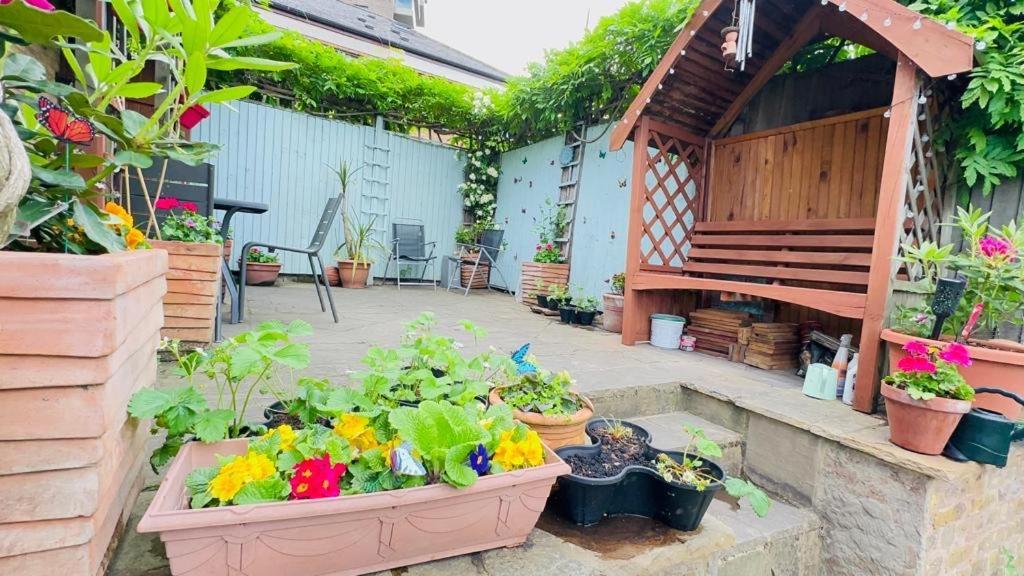 Amazing Location - City Of London- 2 Bedroom Stunning Canal View House With Private Garden,Parking & Balcony Εξωτερικό φωτογραφία