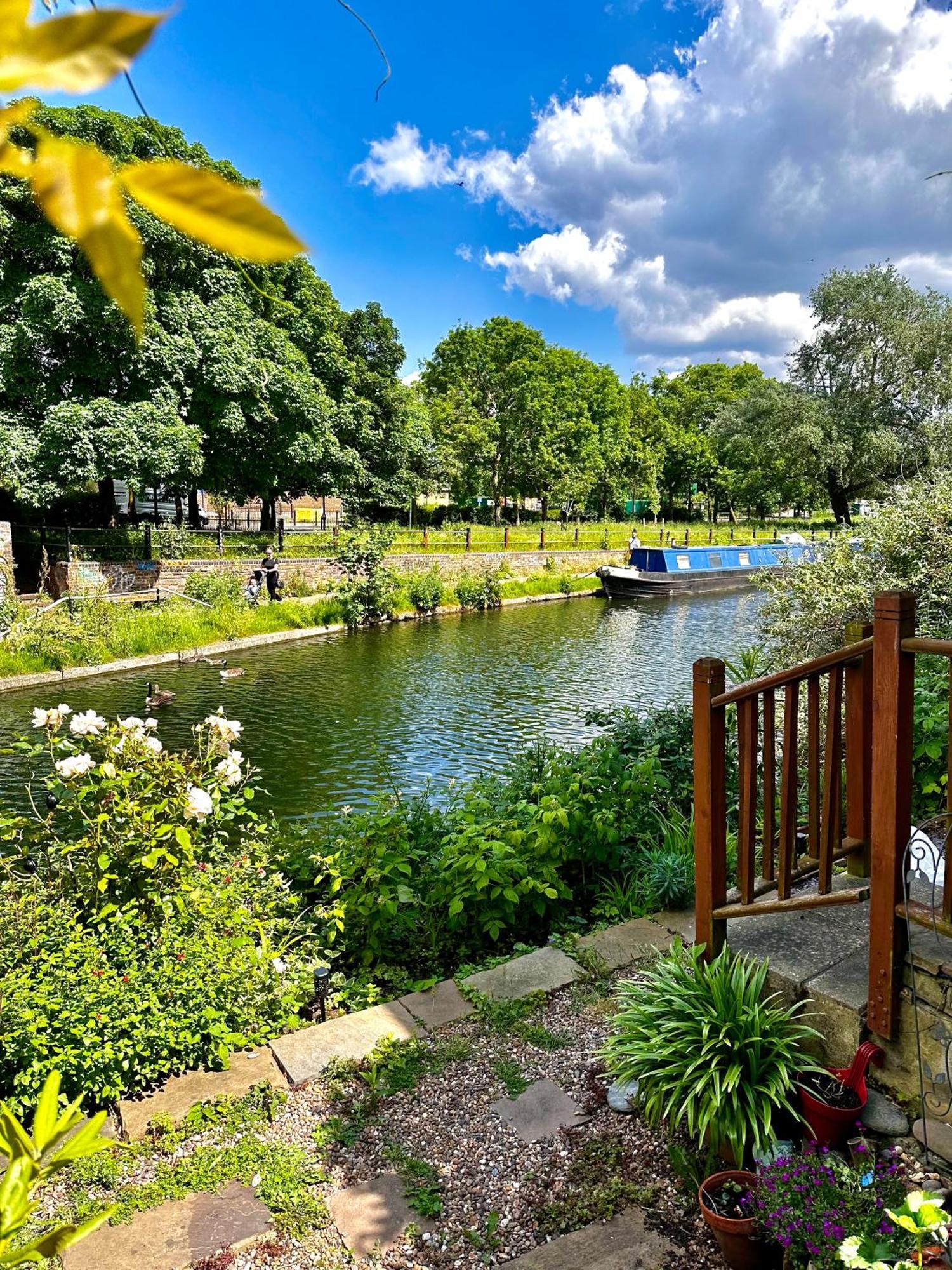 Amazing Location - City Of London- 2 Bedroom Stunning Canal View House With Private Garden,Parking & Balcony Εξωτερικό φωτογραφία
