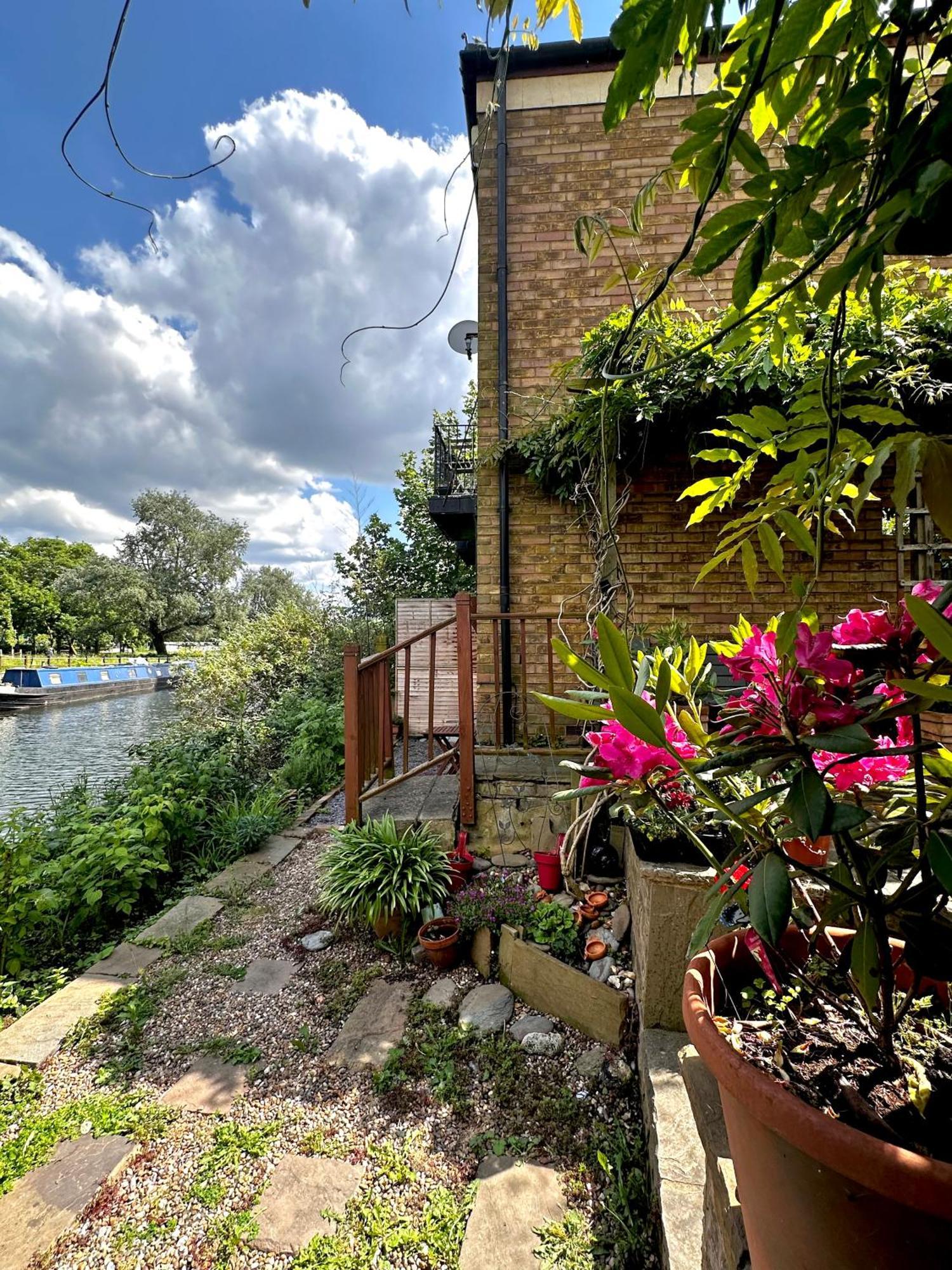 Amazing Location - City Of London- 2 Bedroom Stunning Canal View House With Private Garden,Parking & Balcony Εξωτερικό φωτογραφία