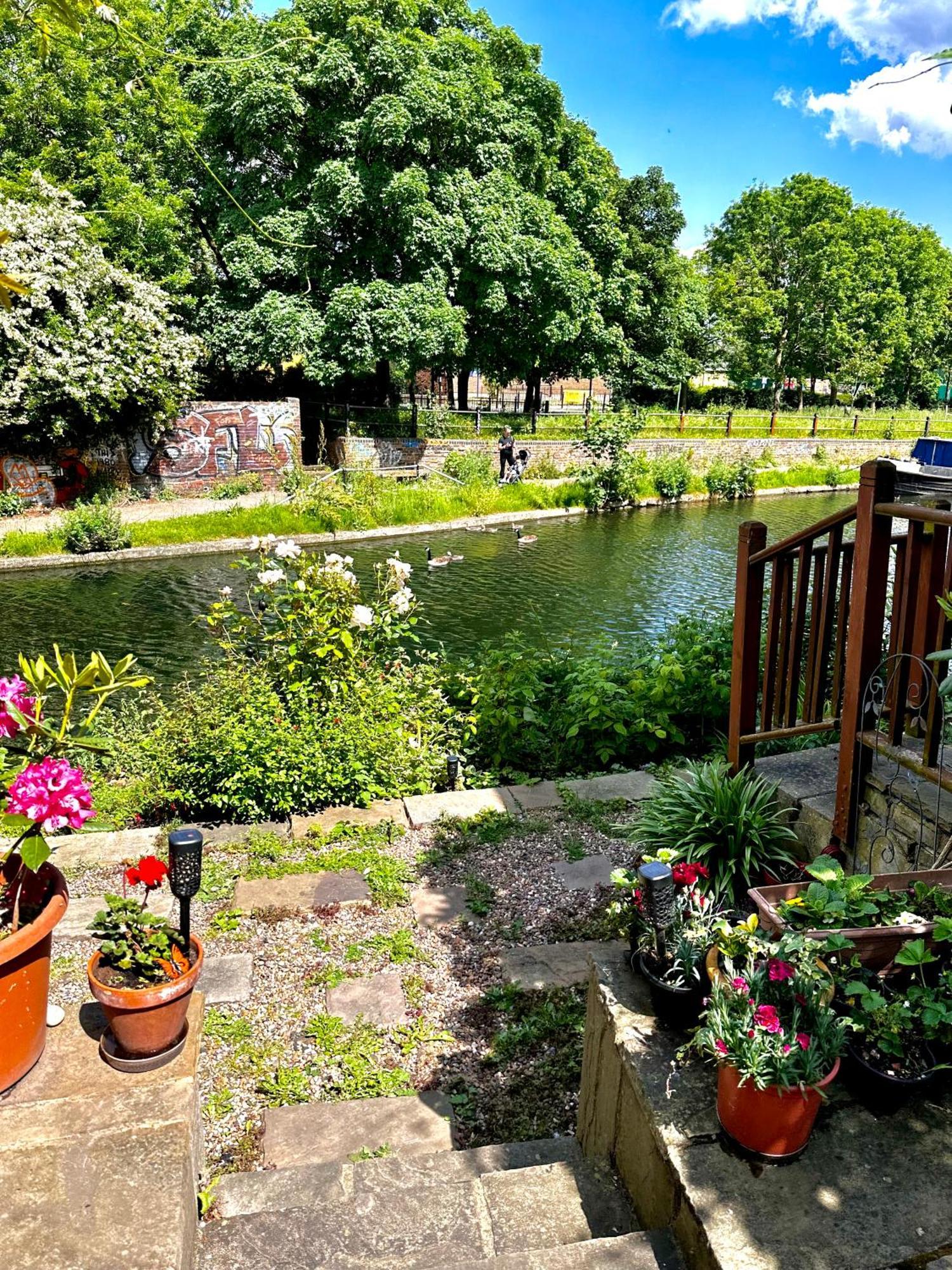 Amazing Location - City Of London- 2 Bedroom Stunning Canal View House With Private Garden,Parking & Balcony Εξωτερικό φωτογραφία